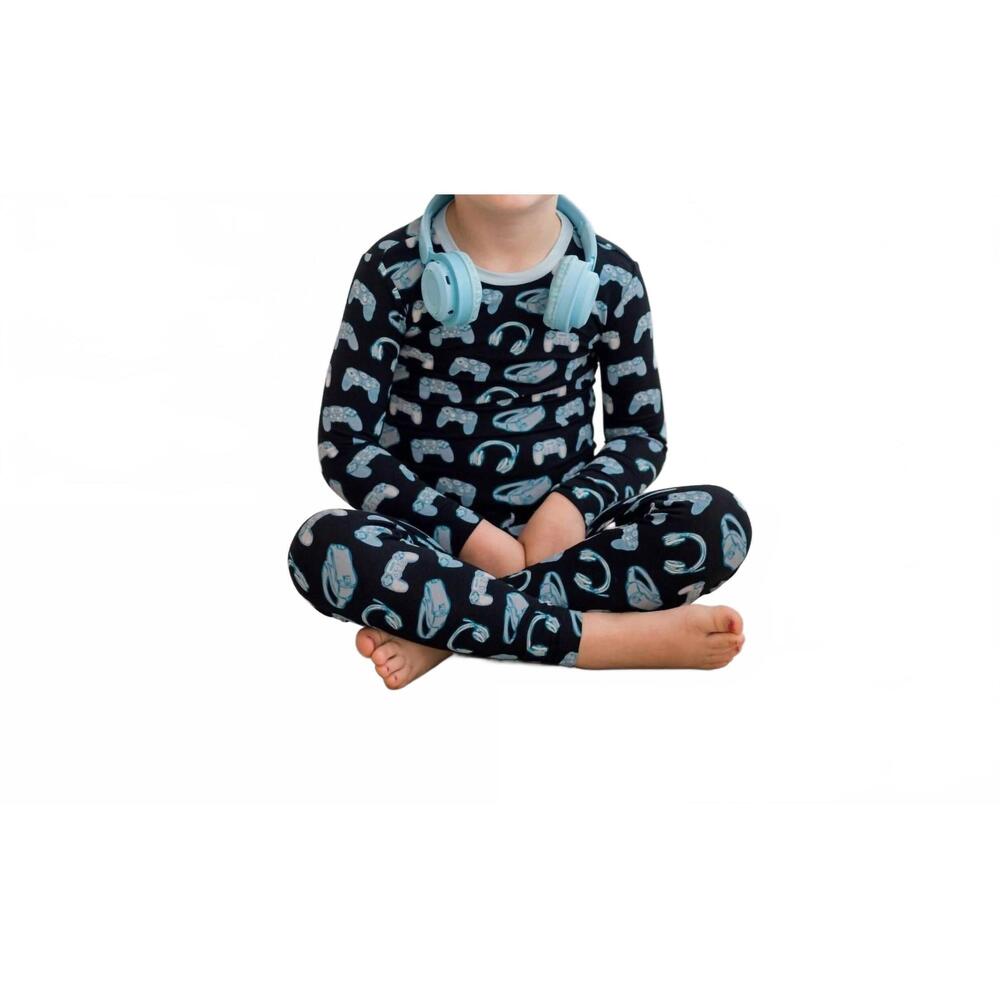 NEW KICKEE boys long sleeve pajama set in midnight gamer